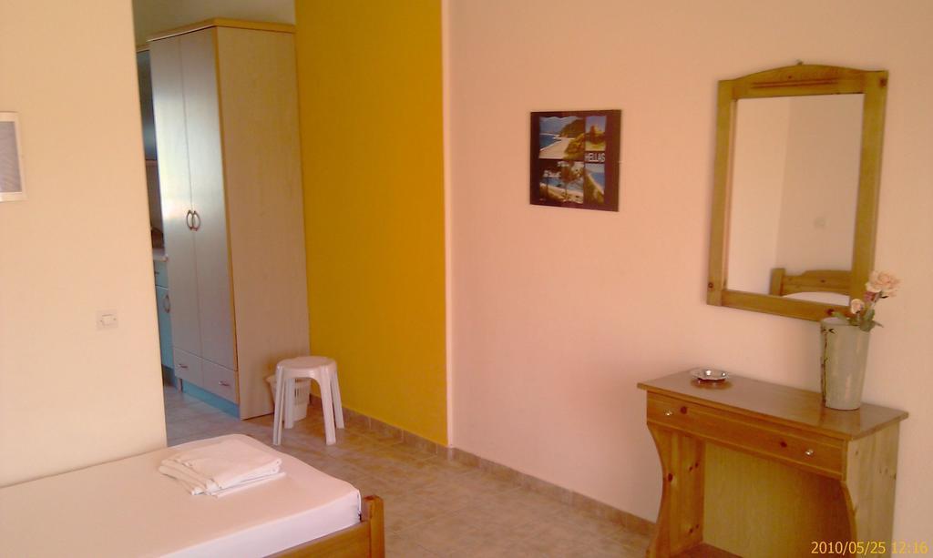 Hotel Giorgio Kallithea  Phòng bức ảnh